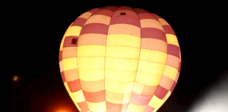 Das erste Night Glow Festival auf Ibiza