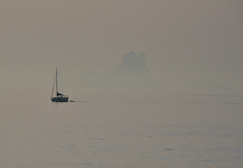 IbizaHEUTE. Es Vedrà. Foto: Peter Eberhardt